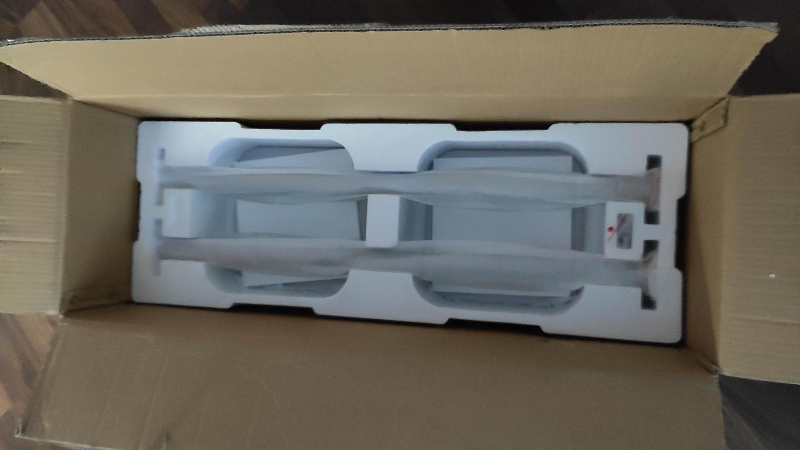 Stojany na repro LG ST-W5200